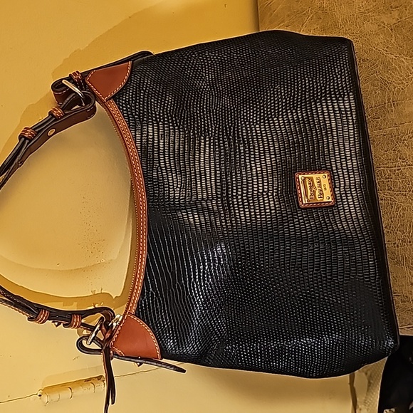 Dooney and Bourke black embossed lizard hobo purse..free shipping - Picture 8 of 9